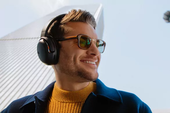 JBL renews its range of high-end headphones and launches new speakers