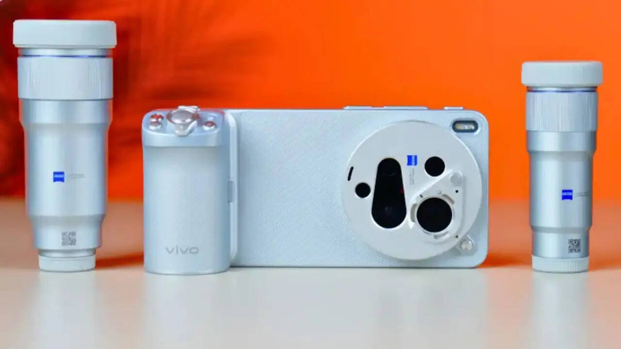 Image default